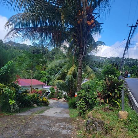 Papayas Self Catering Room Victoria Exterior photo
